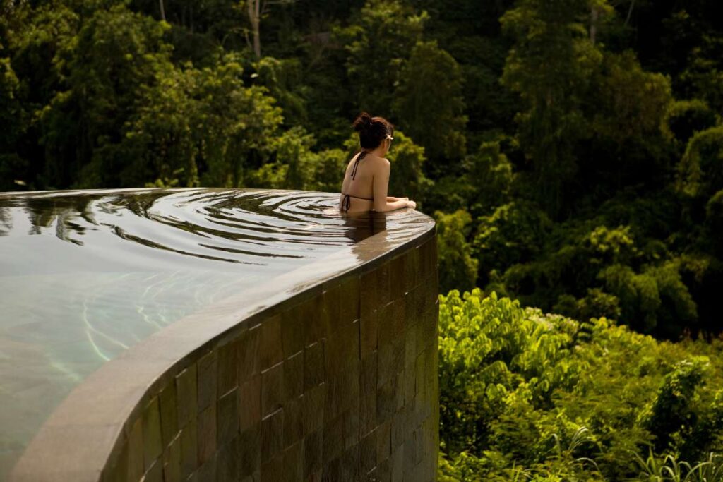 Infinity pool bij een restaurant in Ubud, Bali